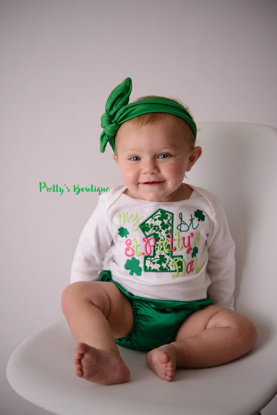 1st St. Patricks day outfit- girls My 1st St. Patrick's Day shirt- St. Patricks outfit shirt, headband, tutu and legwamers - Pretty's Bowtique