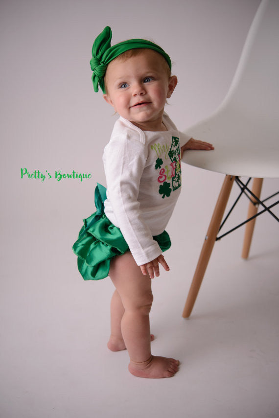 1st St. Patricks day outfit- girls My 1st St. Patrick's Day shirt- St. Patricks outfit shirt, headband, tutu and legwamers - Pretty's Bowtique