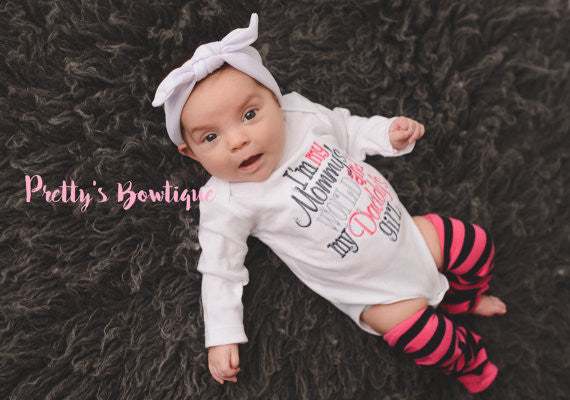 I'm my mommy's world and my daddy's girl-- Girls outfit bodysuit/shirt, bow, and legwarmers -- Girls outfit -- Pink and Gold outfit - Pretty's Bowtique