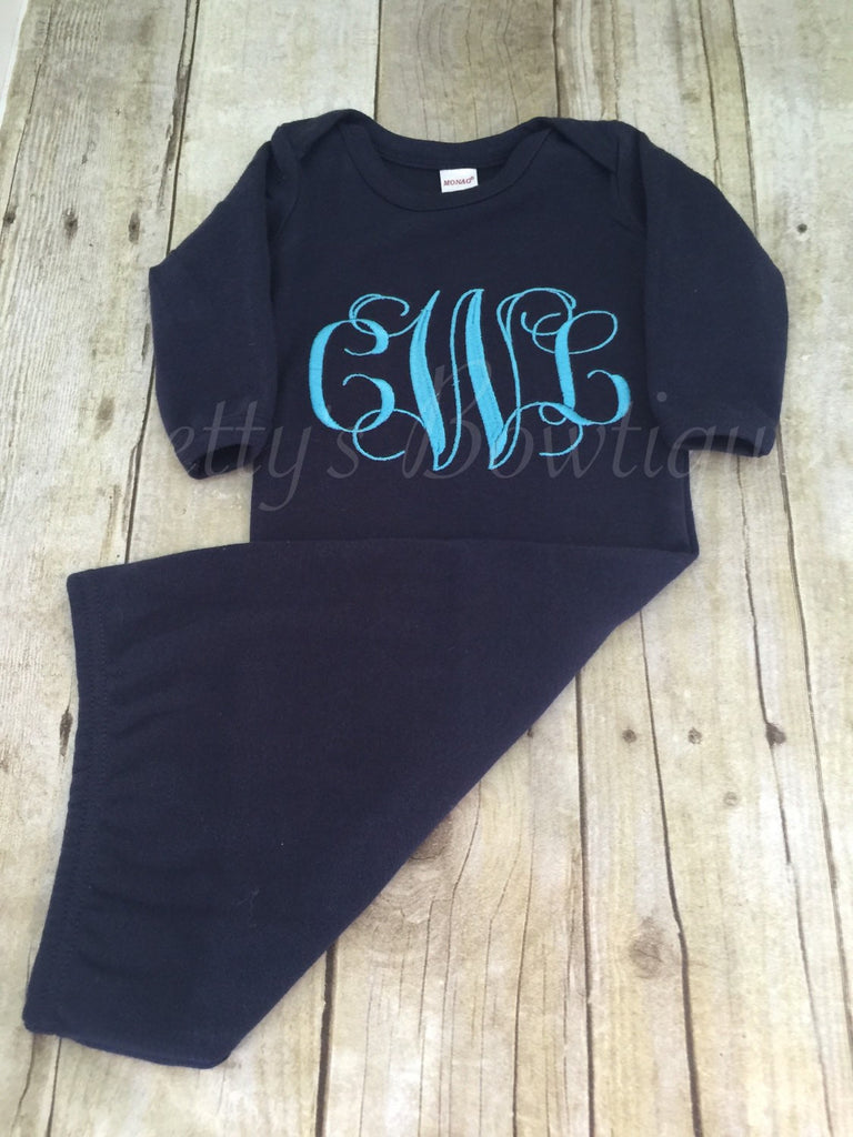 Newborn boy coming home outfit -- monogrammed gown-- Monogramed newborn gown and hat -- baby shower gift - Pretty's Bowtique