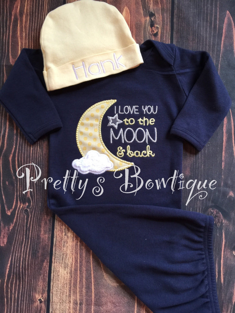 Newborn gender neutral coming home outfit -  I love you to the moon and back gown - Coming home outfit, hosptial gown, baby gown - unisex - Pretty's Bowtique