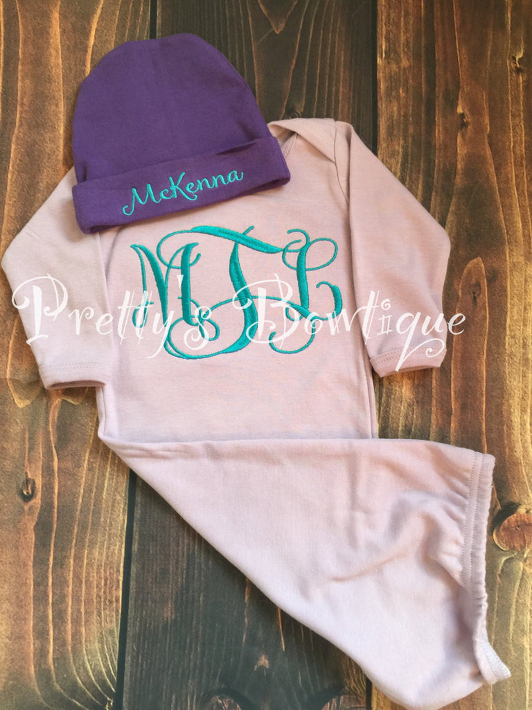 Newborn baby coming home outfit-- monogram gown -- Monogramed newborn gown and hat -- personalized newborn beanie - Pretty's Bowtique