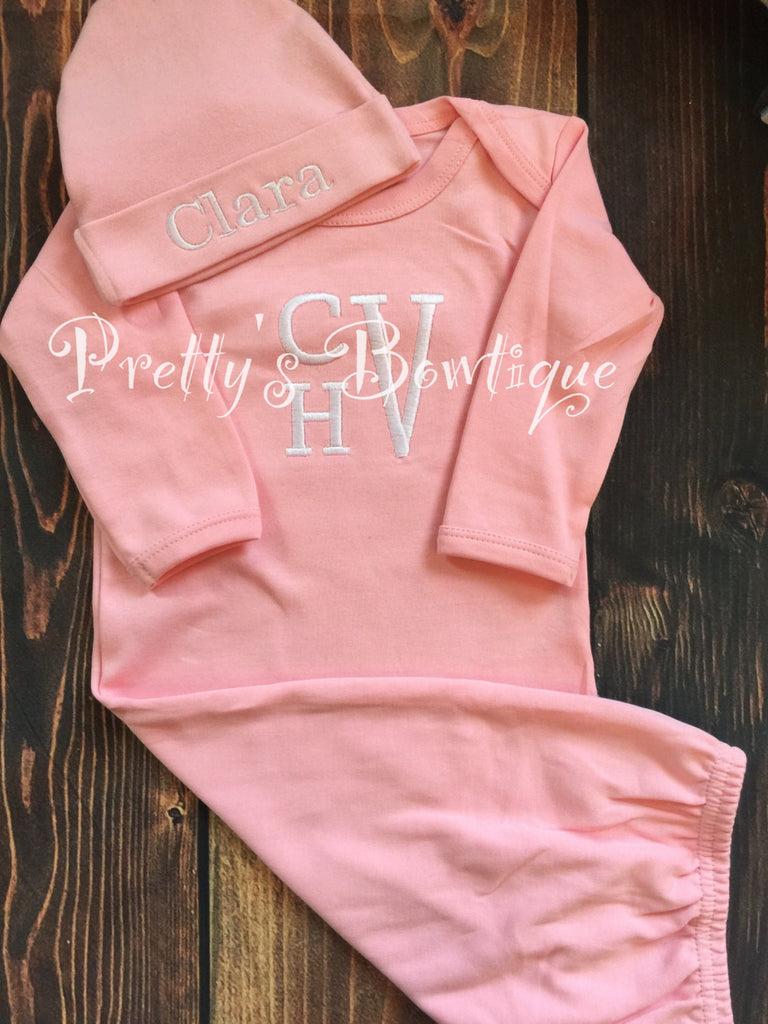 Newborn Girl Coming home outfit  Monogram gown and hat - Monogramed newborn gown and gown - Pretty's Bowtique