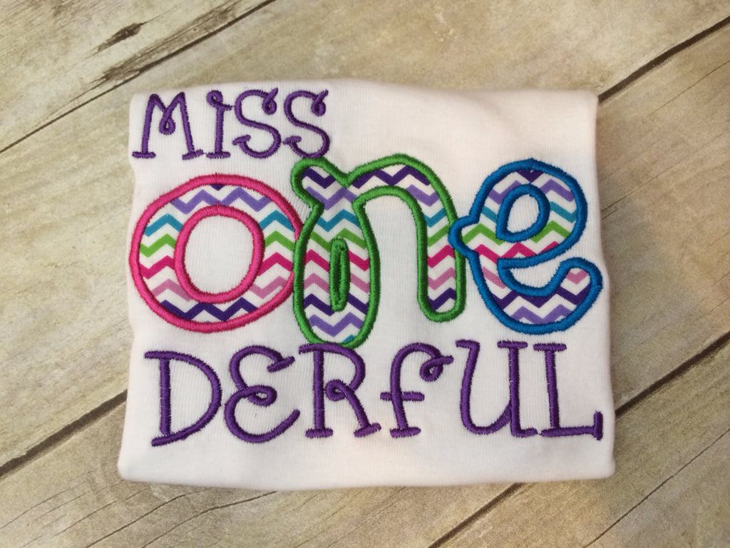 Miss Onderful can change colors fabrics etc - Pretty's Bowtique