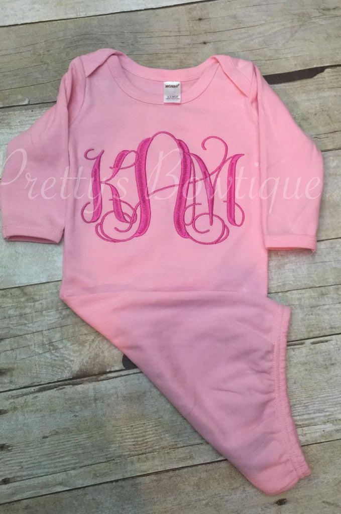Coming home outfit girls Monogram gown~Monogramed newborn gown - Pretty's Bowtique