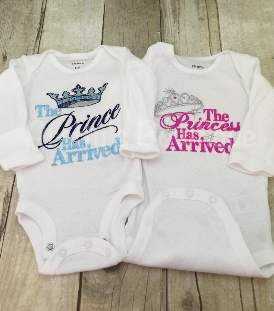 Twins outfits - The Princess & The Prince has arrived shirt or bodysuit.  Perfect for hospital or coming home outfit - Pretty's Bowtique