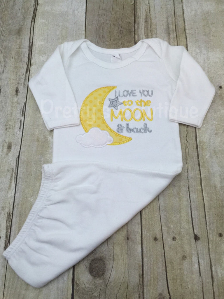 Newborn gender neutral coming home outfit -  I love you to the moon and back gown - Coming home outfit, hosptial gown, baby gown - unisex - Pretty's Bowtique