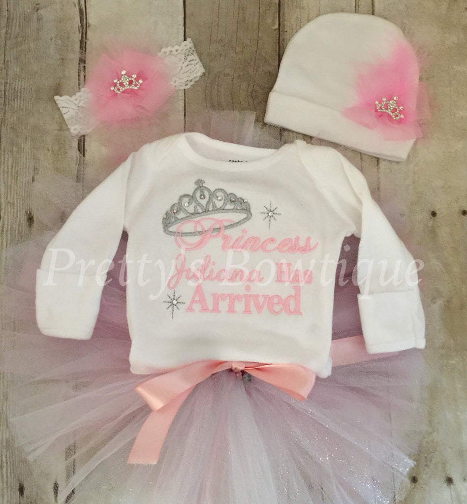 Baby Girl Coming Home Outfit -- The Princess Has Arrived Embroidery Design Bodysuit, tutu, headband & Hat Set - Pretty's Bowtique