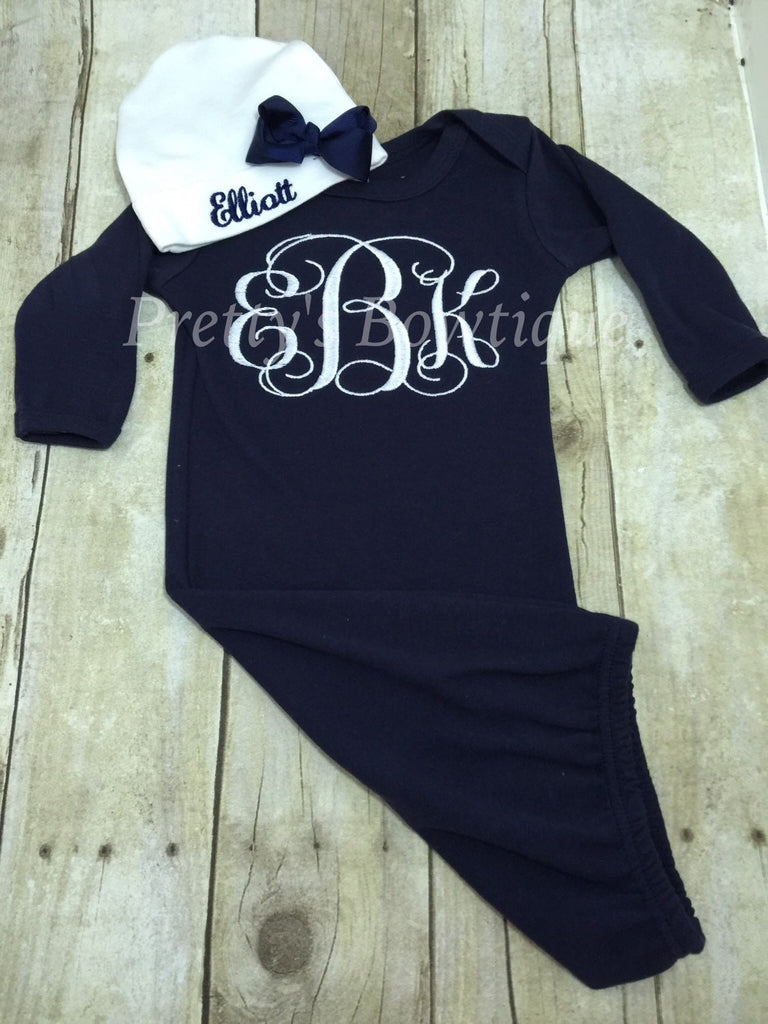 Newborn coming home outfit monogram gown -- Monogramed newborn gown and hat with bow - Pretty's Bowtique