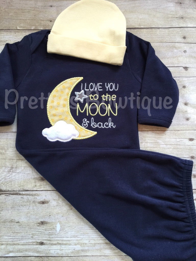 Newborn gender neutral coming home outfit -  I love you to the moon and back gown - Coming home outfit, hosptial gown, baby gown - unisex - Pretty's Bowtique